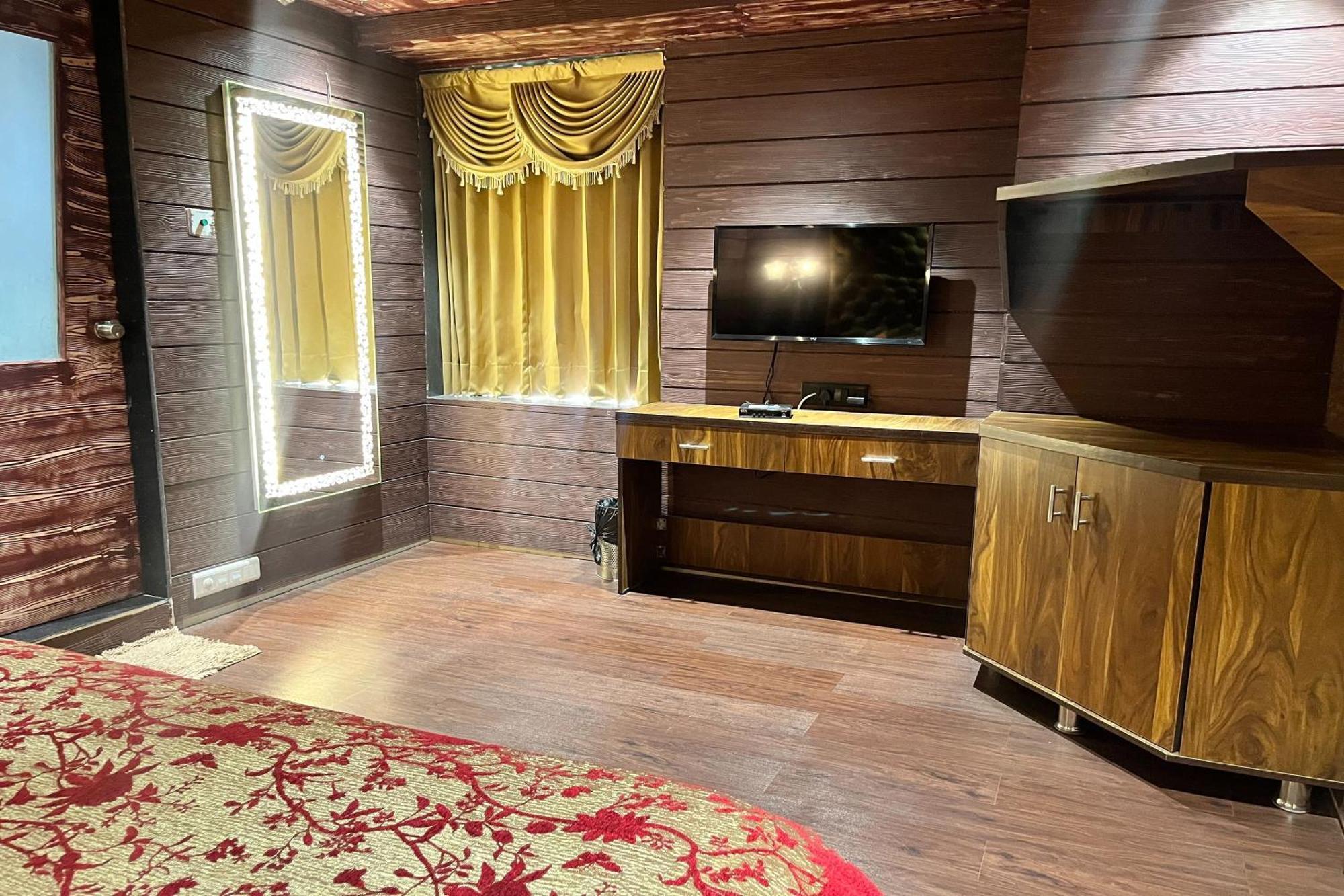Hotel Shailly Inn อาเมดาบัด ภายนอก รูปภาพ
